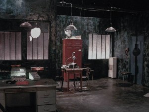 visuel de la série Making Of – décor commissariat- isabelle Delbecq