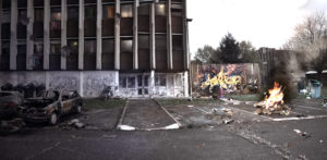 décor Access – dessin décor cité banlieue – Isabelle Delbecq