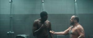 décor Inséparables – douche de prison reconstruite scene de film –Isabelle Delbecq