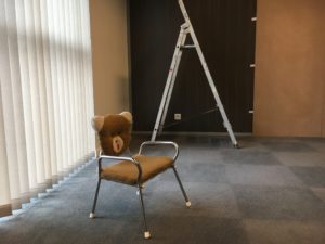 décor En famille – détail aménagement cabinet médical bureau Cité du Cinéma – Isabelle Delbecq