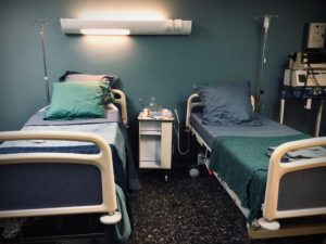 décor En famille – détails décor chambre hôpital – Isabelle Delbecq