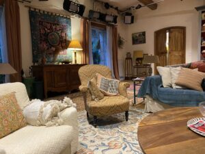 décor Chers Parents – salon du mas provençal – Isabelle Delbecq