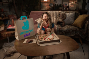 décor Deliveroo x Koh Lanta – aménagement salon jungle – Isabelle Delbecq