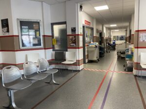 décor Le Nounou – urgences d'hopital – Isabelle Delbecq