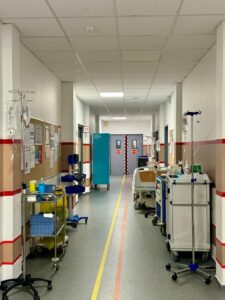 décor Le Nounou – urgences d'hopital – Isabelle Delbecq