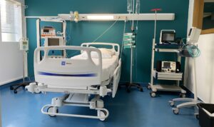 décor Les Bracelets Rouges – chambre hospitalisation – Isabelle Delbecq