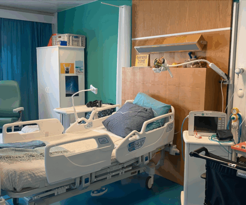 décor Les Bracelets Rouges – ambiance visuelle hospitalière chaleureuse – Isabelle Delbecq