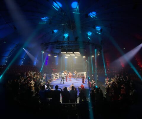 décor Challenger – grand ring sous chapiteau – scene de combat-Isabelle Delbecq