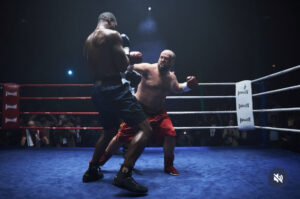 décor Challenger – grand ring sous chapiteau – scene de combat-Isabelle Delbecq