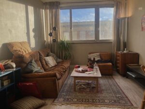 décor Challenger – espace de vie personnages – Isabelle Delbecq