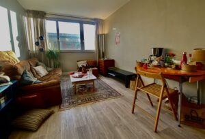 décor Challenger – espace de vie personnages – Isabelle Delbecq