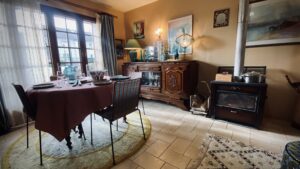 décor Challenger – espace de vie personnages – Isabelle Delbecq