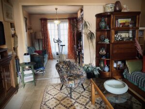 décor Challenger – espace de vie personnages – Isabelle Delbecq