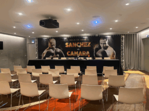 décor Challenger – ambiance décors comédie sportive – Isabelle Delbecq