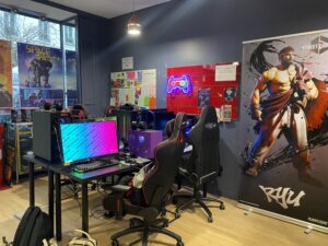 décor Challenger – cyber café – Isabelle Delbecq